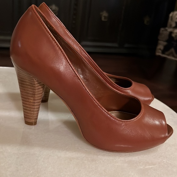 New Antonio Melani Peeptoe Brown Leather Pumps Size 7.5 - Picture 4 of 8